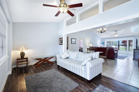 Casa en venta en Cape Coral, Florida, 3 dormitorios, 168.9 m2 № 1107968 - foto 21