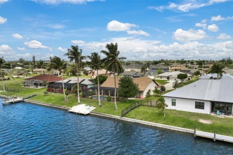 Casa en venta en Cape Coral, Florida, 3 dormitorios, 168.9 m2 № 1107968 - foto 9