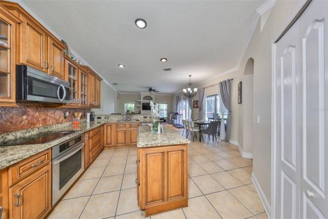 Villa ou maison à vendre à Tampa, Floride: 4 chambres, 203.46 m2 № 1344215 - photo 13