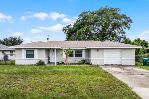 Villa ou maison à vendre à Deltona, Floride: 2 chambres, 105.63 m2 № 1344216 - photo 1