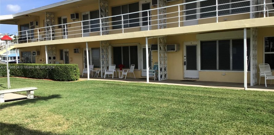 Condo in Pompano Beach, Florida, 1 bedroom  № 1309319