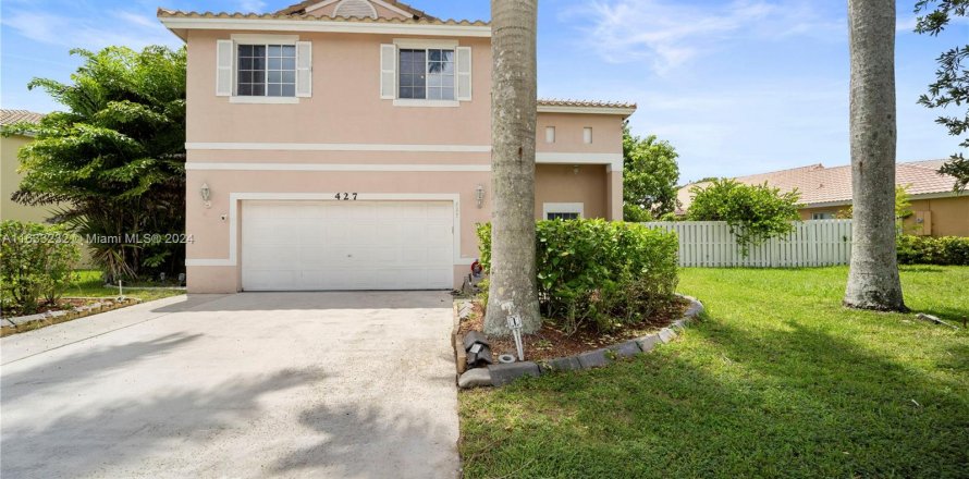 Villa ou maison à Pembroke Pines, Floride 4 chambres, 205.13 m2 № 1309746