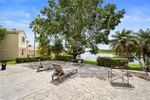 Villa ou maison à vendre à Pembroke Pines, Floride: 4 chambres, 205.13 m2 № 1309746 - photo 6