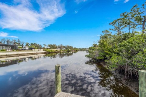 House in Port Charlotte, Florida 3 bedrooms, 173.73 sq.m. № 975521 - photo 21