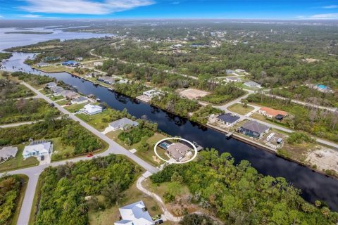 House in Port Charlotte, Florida 3 bedrooms, 173.73 sq.m. № 975521 - photo 3