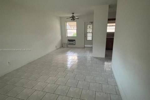 Condominio en alquiler en Hollywood, Florida, 1 dormitorio, 53.42 m2 № 1375603 - foto 11