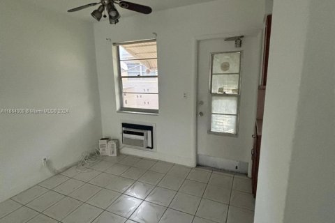 Condominio en alquiler en Hollywood, Florida, 1 dormitorio, 53.42 m2 № 1375603 - foto 10