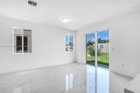 Touwnhouse à vendre à Miami, Floride: 5 chambres № 1375604 - photo 6