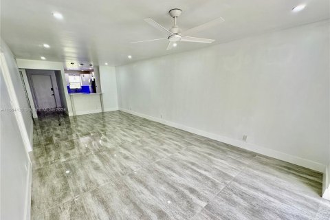 Copropriété à vendre à Lauderhill, Floride: 2 chambres, 101.45 m2 № 1375647 - photo 17