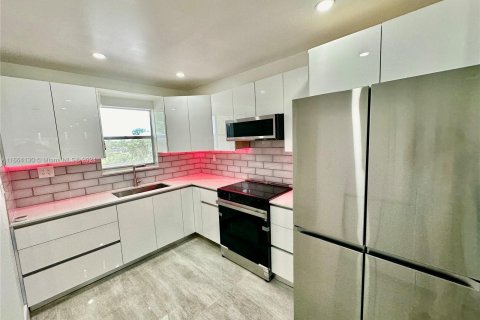 Copropriété à vendre à Lauderhill, Floride: 2 chambres, 101.45 m2 № 1375647 - photo 11