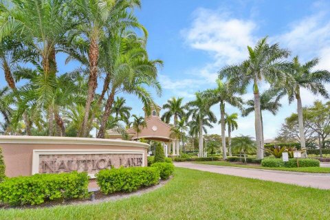 House in Royal Palm Beach, Florida 5 bedrooms, 248.7 sq.m. № 1173964 - photo 12