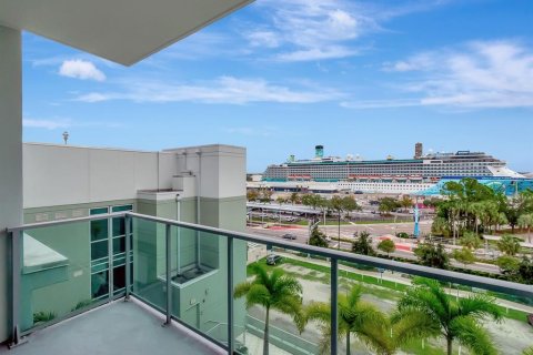 Condo in Tampa, Florida, 1 bedroom  № 1402363 - photo 25