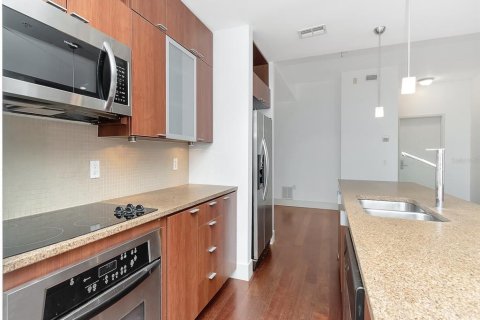 Condo in Tampa, Florida, 1 bedroom  № 1402363 - photo 9