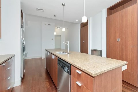 Condo in Tampa, Florida, 1 bedroom  № 1402363 - photo 10