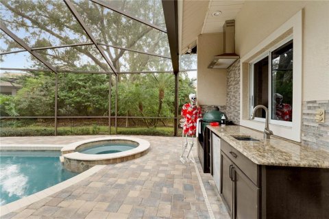 House in Tampa, Florida 6 bedrooms, 422.71 sq.m. № 1402277 - photo 3