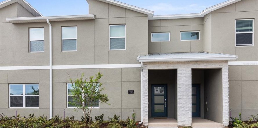 Townhouse in Davenport, Florida 4 bedrooms, 177.81 sq.m. № 974280