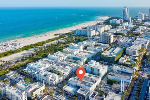 Copropriété à vendre à Miami Beach, Floride: 2 chambres, 56.58 m2 № 1097175 - photo 1