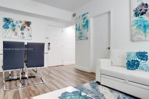 Copropriété à vendre à Miami Beach, Floride: 2 chambres, 56.58 m2 № 1097175 - photo 6