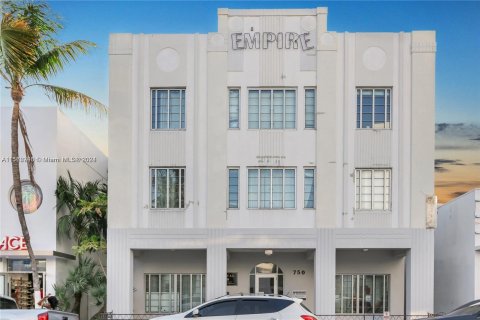 Copropriété à vendre à Miami Beach, Floride: 2 chambres, 56.58 m2 № 1097175 - photo 2