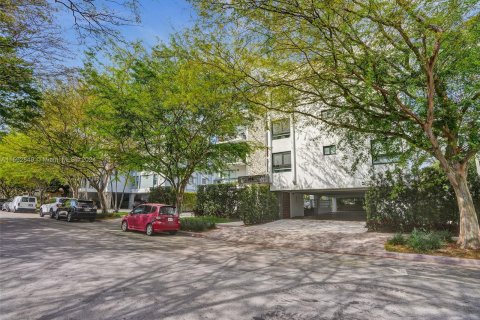 Купить коммерческую недвижимость в Корал-Гейблс, Флорида № 1097174 - фото 24