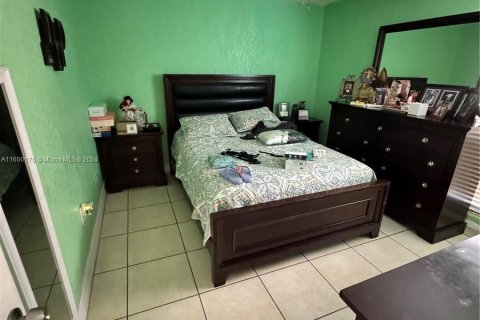 Condominio en venta en Hialeah, Florida, 3 dormitorios, 121.61 m2 № 1224037 - foto 12