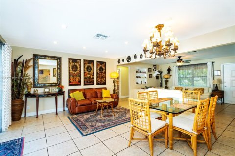 Villa ou maison à vendre à Hallandale Beach, Floride: 3 chambres, 134.62 m2 № 783733 - photo 8
