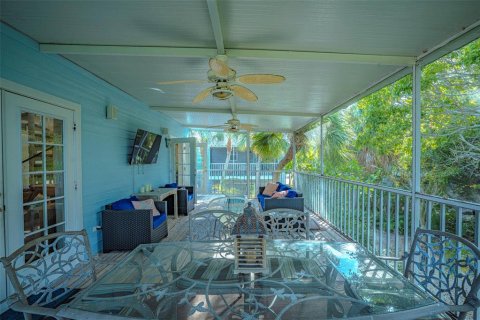 Duplex in Holmes Beach, Florida 3 bedrooms, 112.04 sq.m. № 882714 - photo 4
