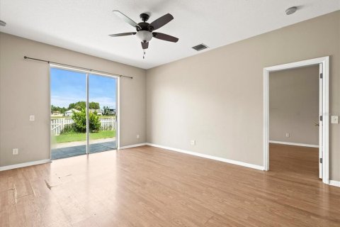 Casa en venta en Land O' Lakes, Florida, 5 dormitorios, 209.96 m2 № 1312894 - foto 22