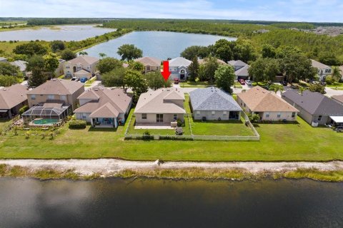 Casa en venta en Land O' Lakes, Florida, 5 dormitorios, 209.96 m2 № 1312894 - foto 3