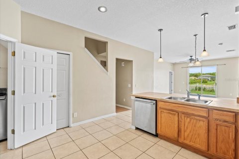 Casa en venta en Land O' Lakes, Florida, 5 dormitorios, 209.96 m2 № 1312894 - foto 17