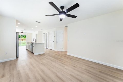 Casa en venta en Sanford, Florida, 2 dormitorios, 98.1 m2 № 1392352 - foto 4