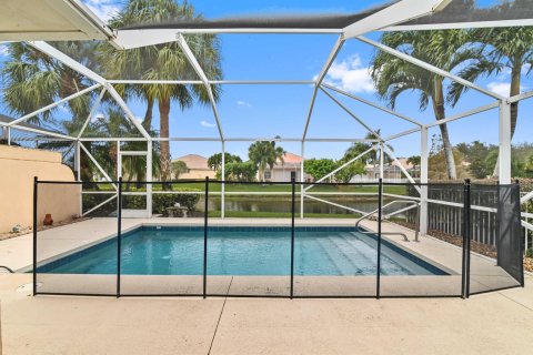 House in Wellington, Florida 2 bedrooms, 141.77 sq.m. № 890310 - photo 11