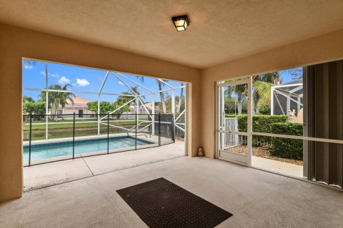 House in Wellington, Florida 2 bedrooms, 141.77 sq.m. № 890310 - photo 12