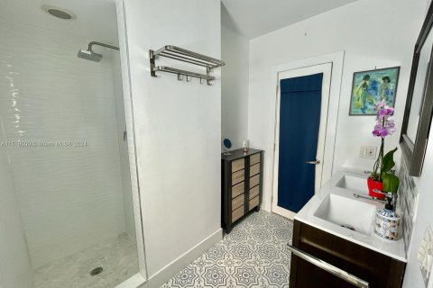 Casa en venta en Surfside, Florida, 3 dormitorios, 151.62 m2 № 986529 - foto 17