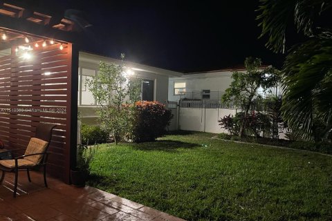 Casa en venta en Surfside, Florida, 3 dormitorios, 151.62 m2 № 986529 - foto 28