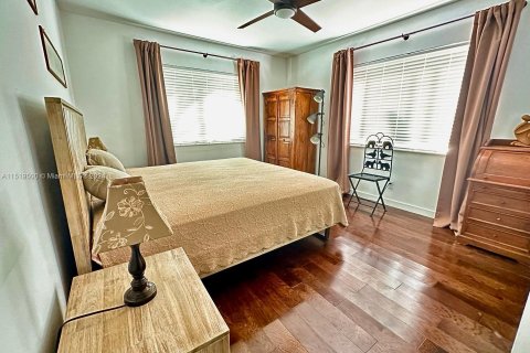 Casa en venta en Surfside, Florida, 3 dormitorios, 151.62 m2 № 986529 - foto 15