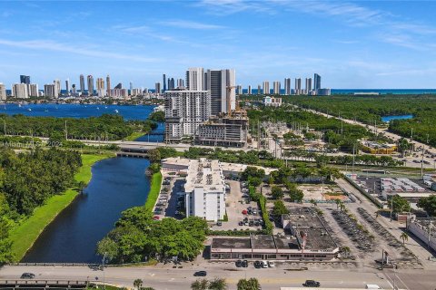 Condo in North Miami Beach, Florida, 1 bedroom  № 1418178 - photo 2