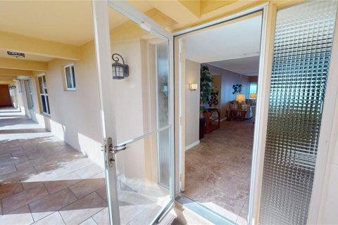 Condo in Punta Gorda, Florida, 2 bedrooms  № 811807 - photo 4