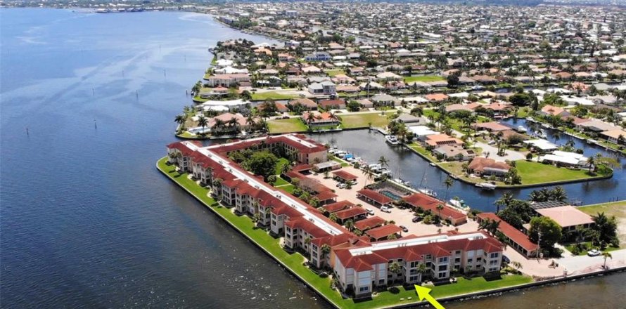 Condominio en Punta Gorda, Florida, 2 dormitorios  № 811807