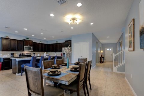 Casa en venta en Kissimmee, Florida, 9 dormitorios, 407.93 m2 № 1354277 - foto 9