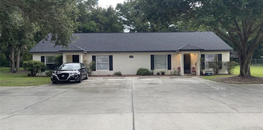 Commercial property in Ocala, Florida 213.68 sq.m. № 1354238