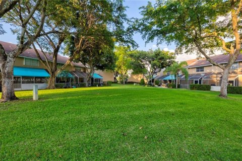 Touwnhouse à vendre à Tamarac, Floride: 3 chambres, 133.78 m2 № 1355405 - photo 16