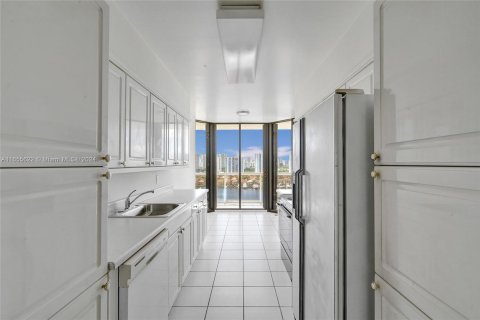 Condominio en venta en Aventura, Florida, 2 dormitorios, 132.94 m2 № 1355403 - foto 8