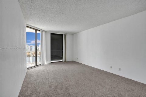 Condo in Aventura, Florida, 2 bedrooms  № 1355403 - photo 11