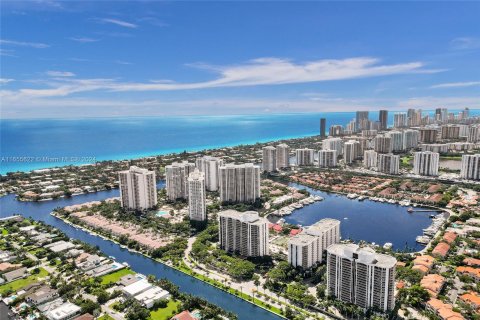 Condominio en venta en Aventura, Florida, 2 dormitorios, 132.94 m2 № 1355403 - foto 3