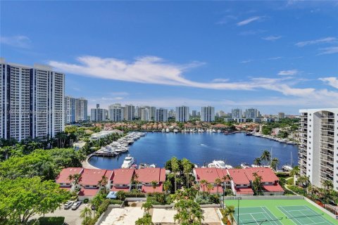 Condominio en venta en Aventura, Florida, 2 dormitorios, 132.94 m2 № 1355403 - foto 19