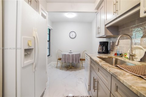 Copropriété à vendre à Boca Raton, Floride: 2 chambres, 104.98 m2 № 1310869 - photo 10