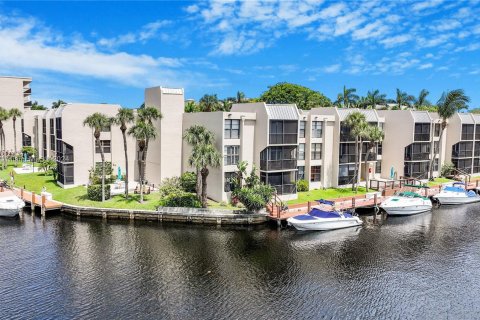 Condo in Boca Raton, Florida, 2 bedrooms  № 1310869 - photo 1