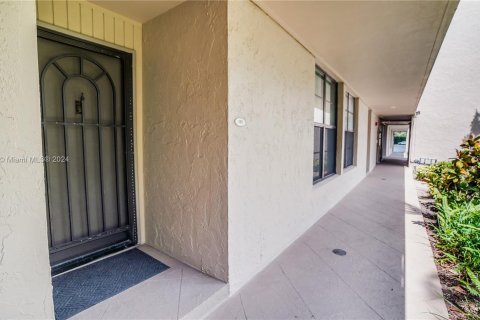 Copropriété à vendre à Boca Raton, Floride: 2 chambres, 104.98 m2 № 1310869 - photo 4