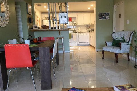 Condominio en venta en Miami Beach, Florida, 3 dormitorios, 130.25 m2 № 1310871 - foto 22